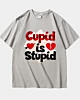 Camiseta de peso pesado Cupido é estúpido